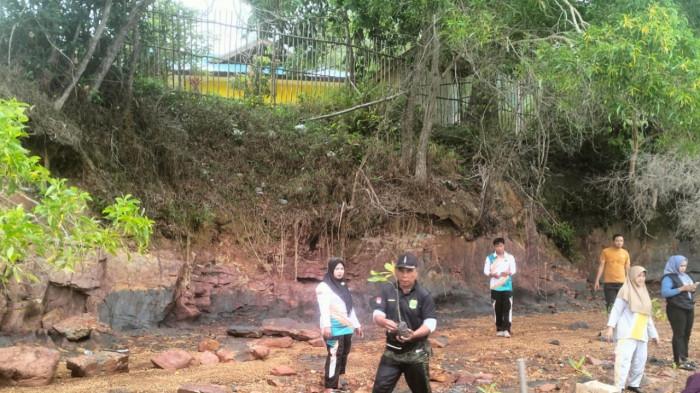 Abrasi-di-Pulau-Mepar-Lingga